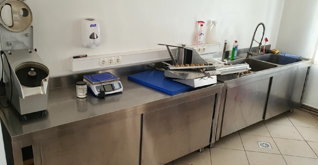 2-inox-pult